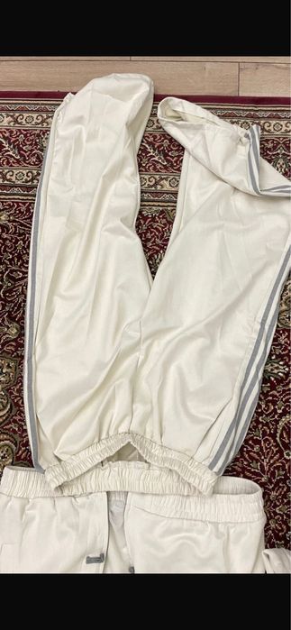 Продам спортивный костюм