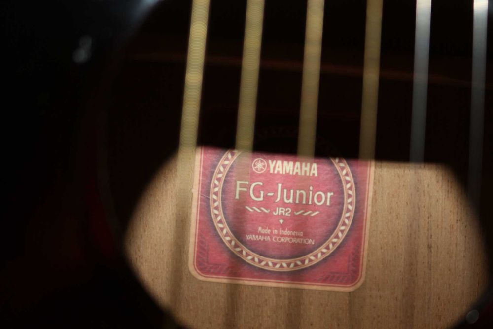 Акустическая уменьшенная гитара YAMAHA JR 2 TBS + оригинальный чехол.