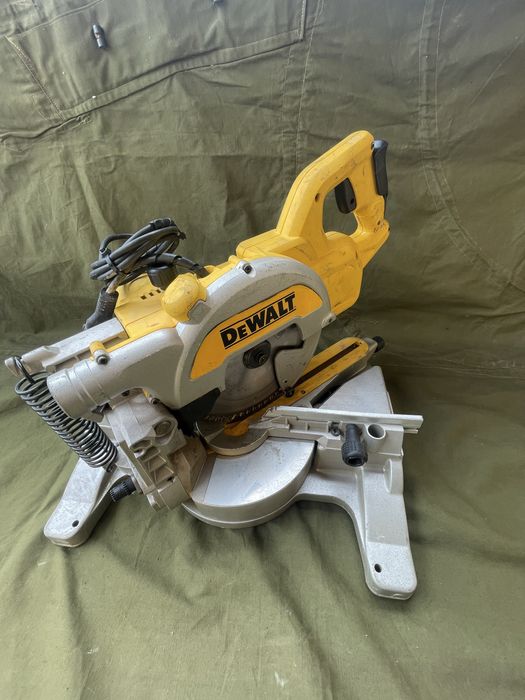 Dewalt DWS777-QS Ferăstrău circular staționar