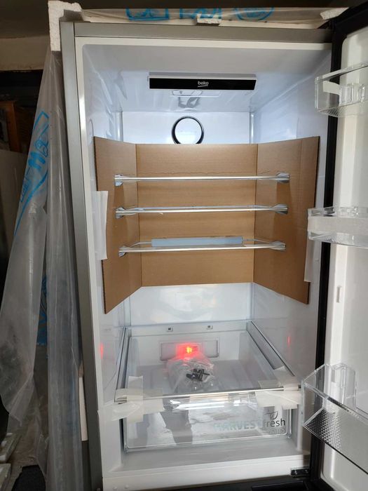 Чисто нов Хладилник с фризер BEKO-БЕКО 186.5 см Dark Inox No Frost ™