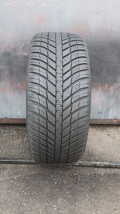 1брой всесезонна гума 225/45/17 Nexen N'Blue HD, 4 Season