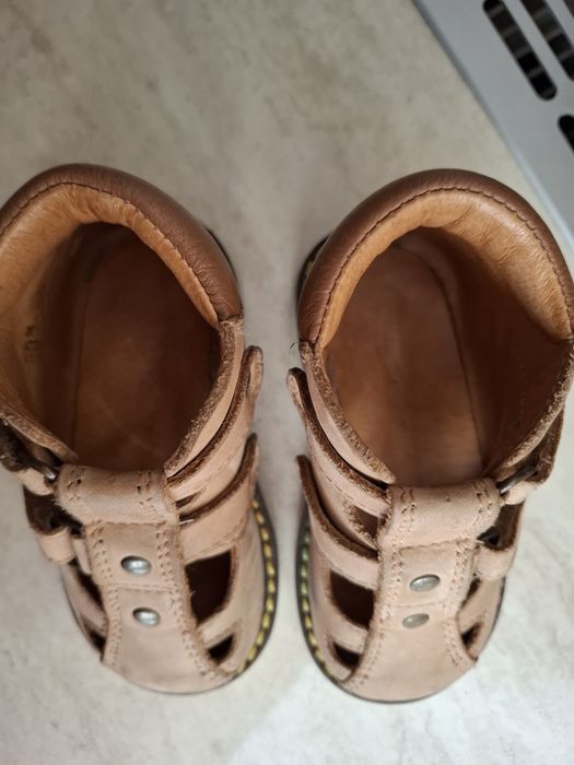 Sandale închise ortopedice mărimea 20