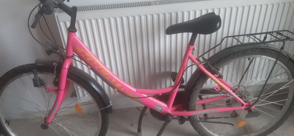 Vând bicicletă nouă,