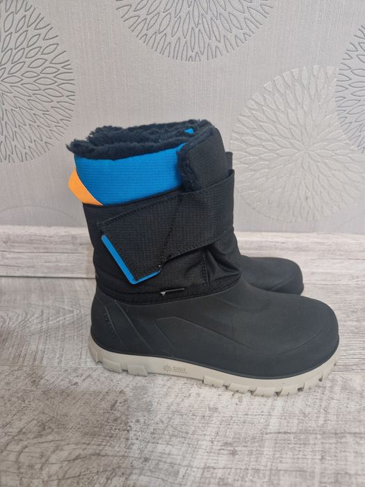 Cizme impermeabile călduroase Quechua marimea 38