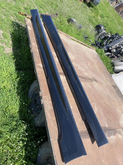 Praguri m bmw e60 pe negru