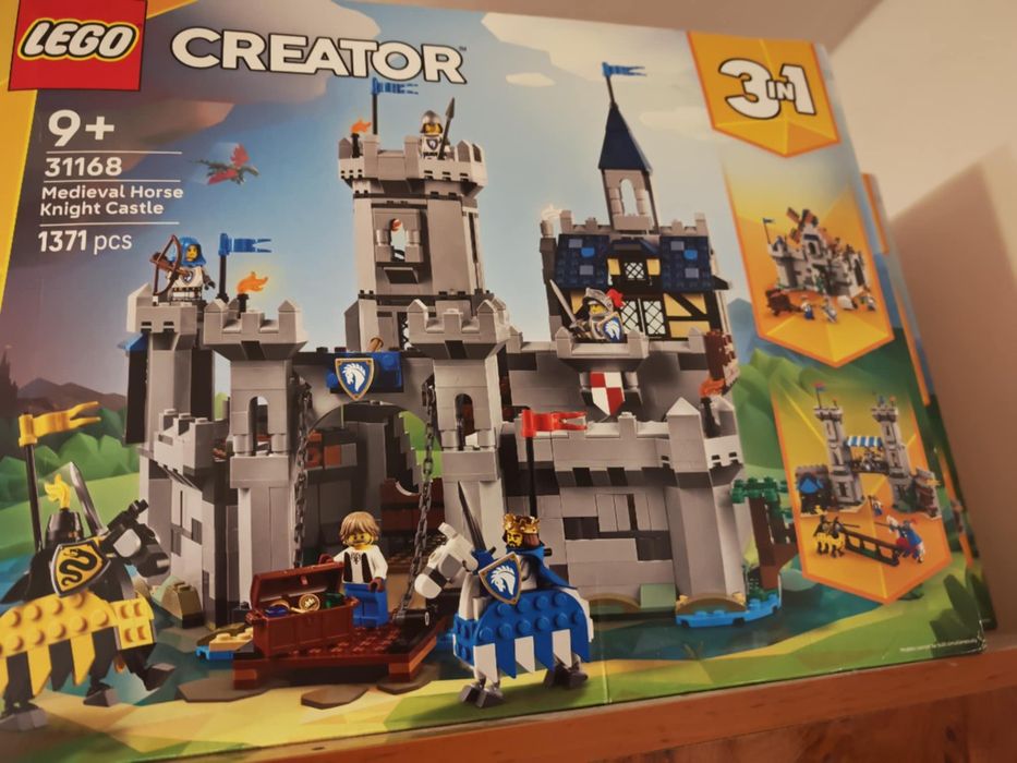 De vânzare 2 seturi Lego