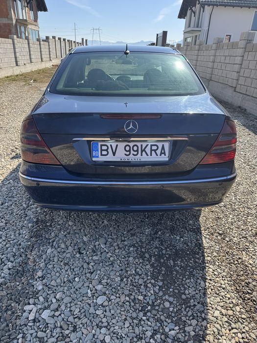 MERCEDES-BENZ E-Class 0 — imagine 3