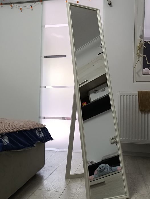 Oglindă cu suport reglabil