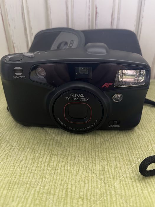 Продава фотоапарати