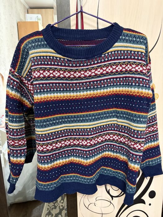 Шерстянной свитер