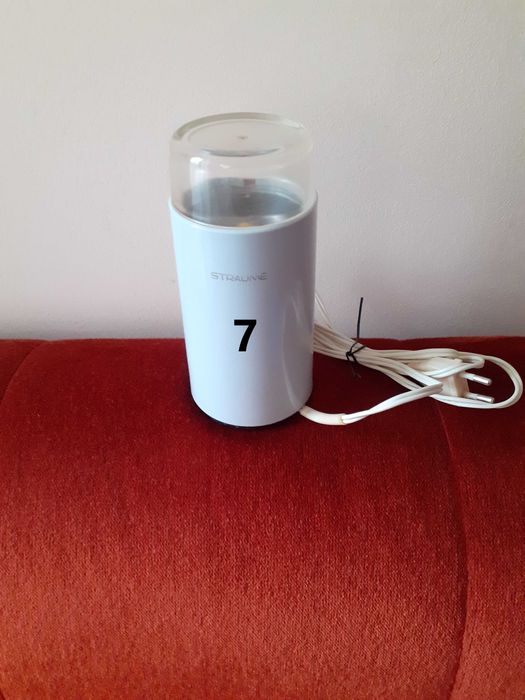 Комплекти за хранене и кухненски принадлежности