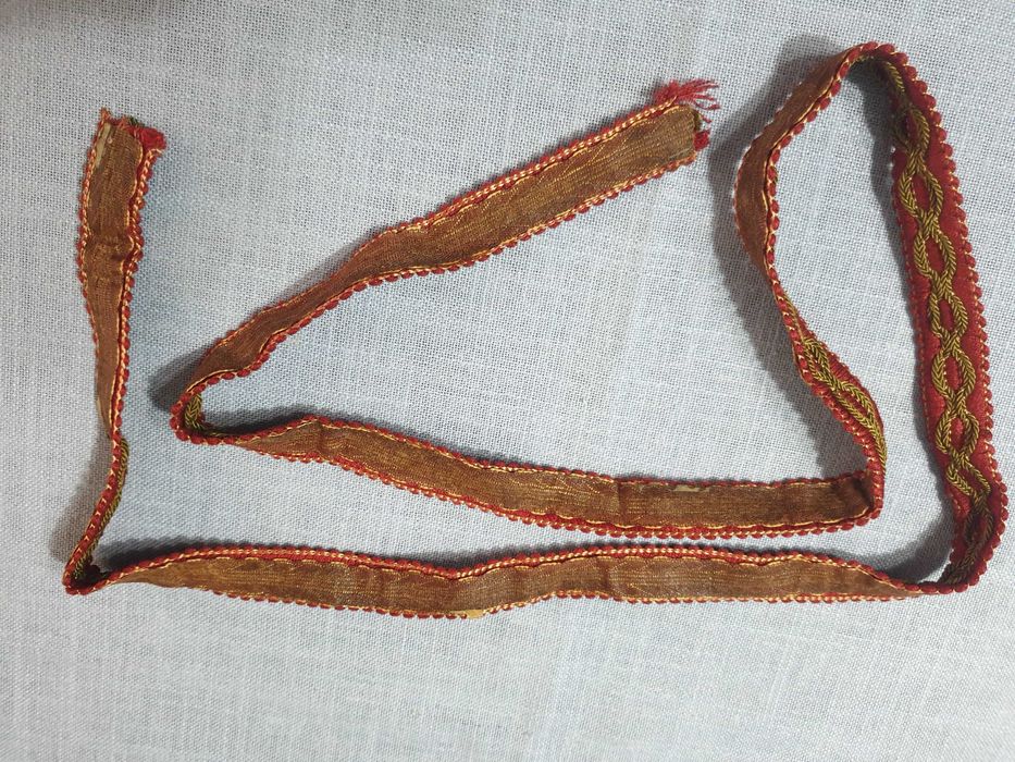 Колан от народна носия.Дължина - 166 см.Ширина- 2 см.