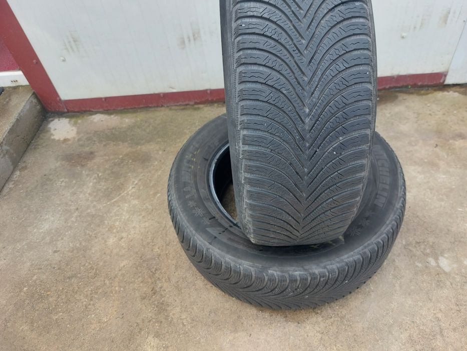 100 lei bucata! Doua anvelope M+S/IARNA 215 65 16 Michelin