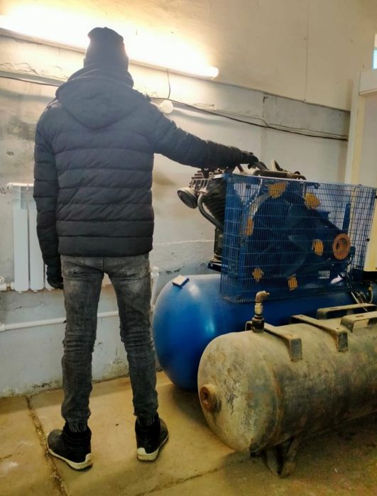 Продам новый промышленный компрессор