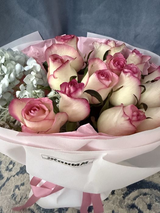 Свежий солмаған гүл шоғы