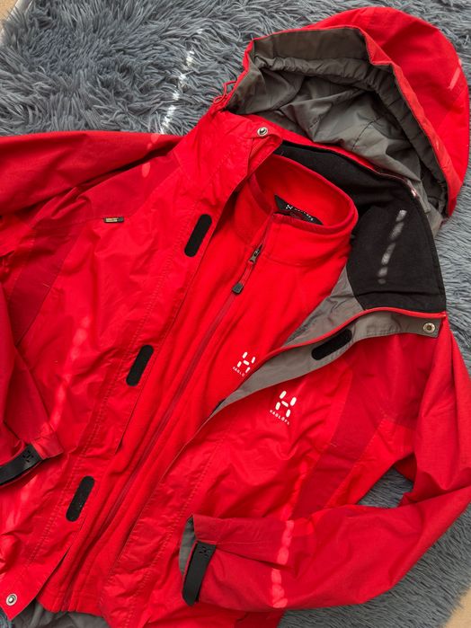 Дамска ветровка с поларена подплата от Haglöfs (GoreTex) S/M размер