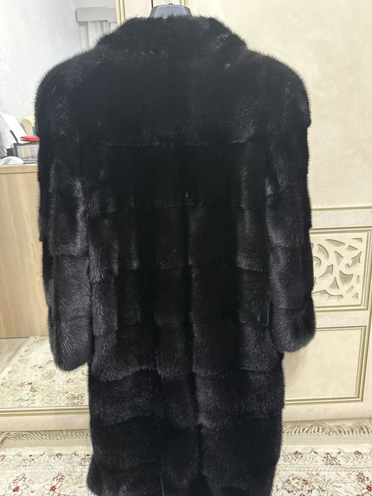 Норковая шуба черного цвета