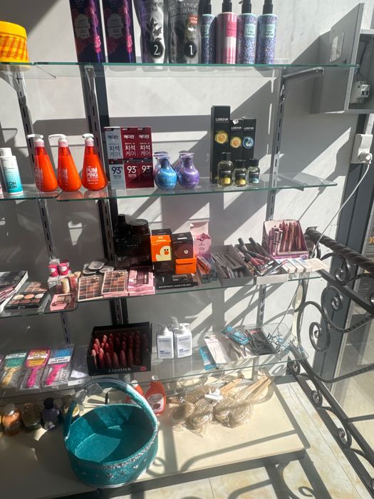 Продается Витрина прилавки для магазина