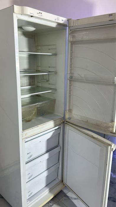 Холодьилниктер сатылады