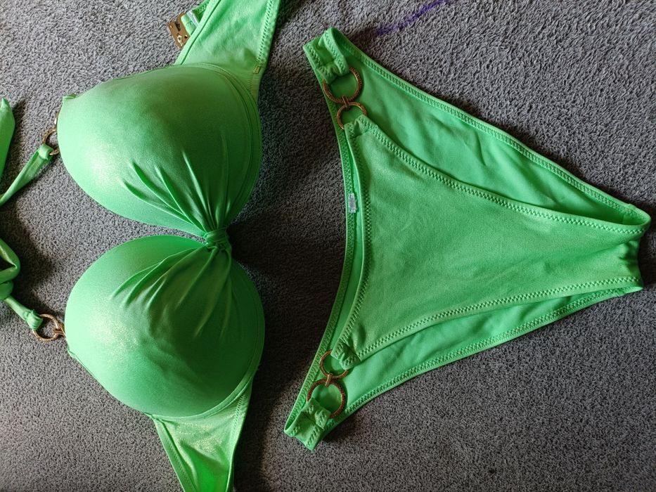 Costume de baie noi