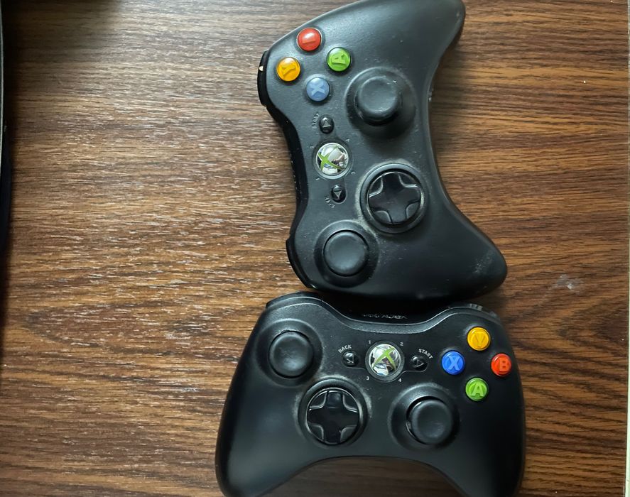 Vând controler Xbox 360 wireless – negociabil