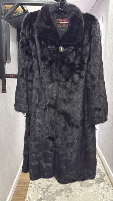 Продаю норковую шубу