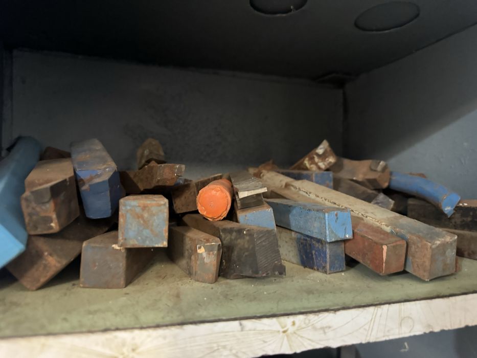 Burghie strung cu dulap cu tot pastile vidia ……