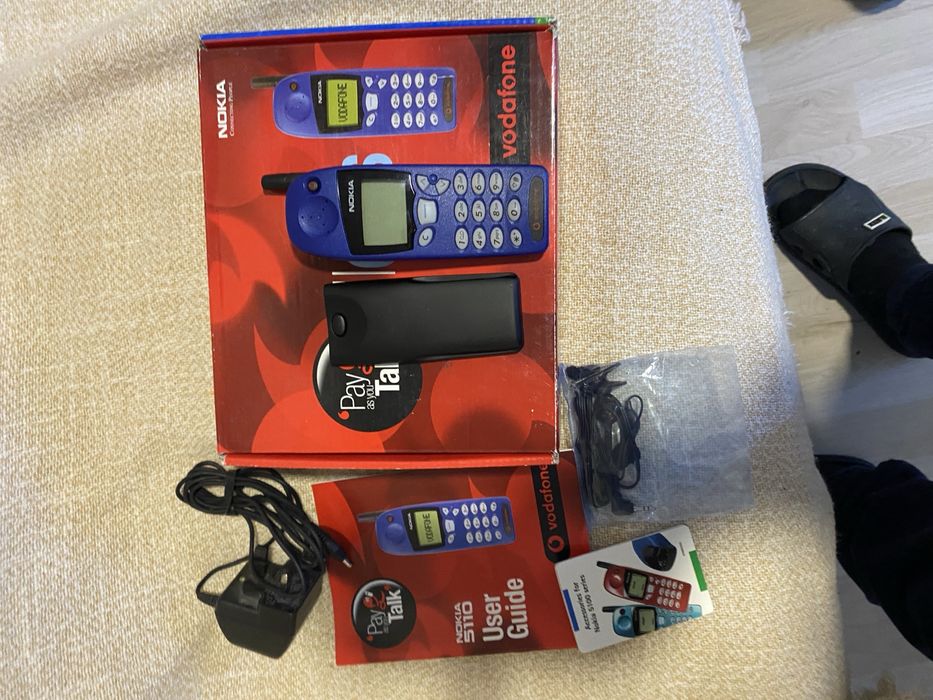 Nokia 5110 nou cutie carti