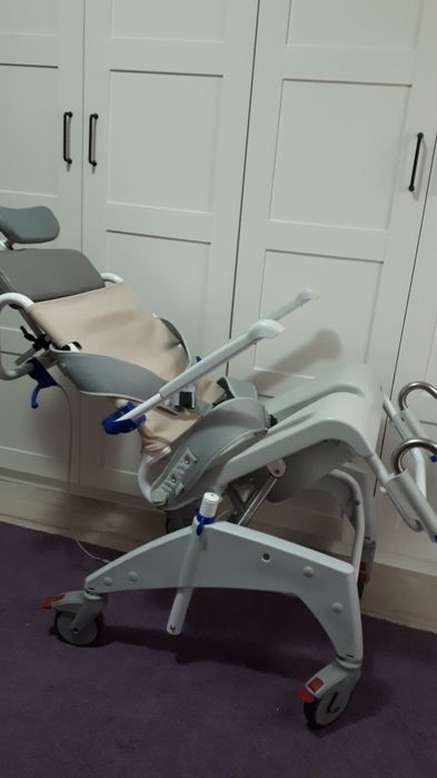 Scaun dus si toaleta dizabilitati/handicap/batrani