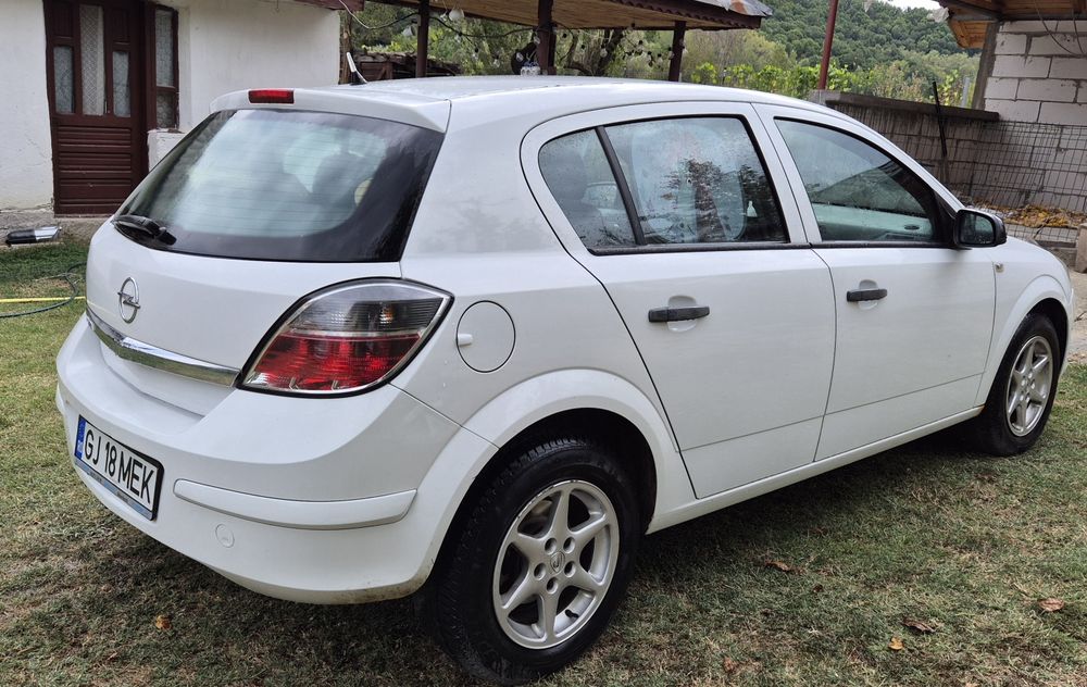Vand opel astra H  1.8 benzina din 2009