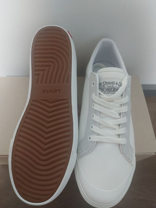 Спортни обувки с велур Levis