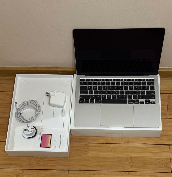 MacBook Air M1 (256gb) 100%