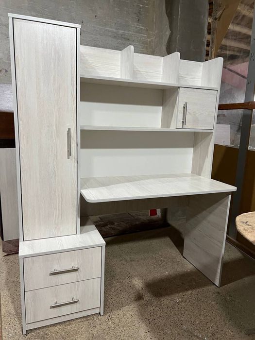 Письменный стол, Pismenniy