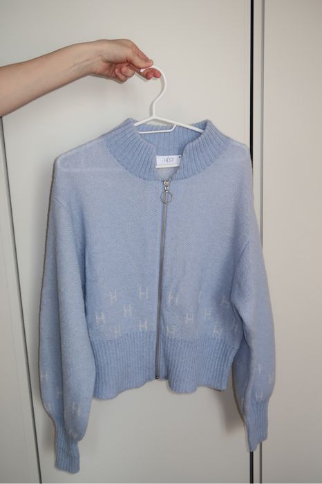 Hest син пуловер