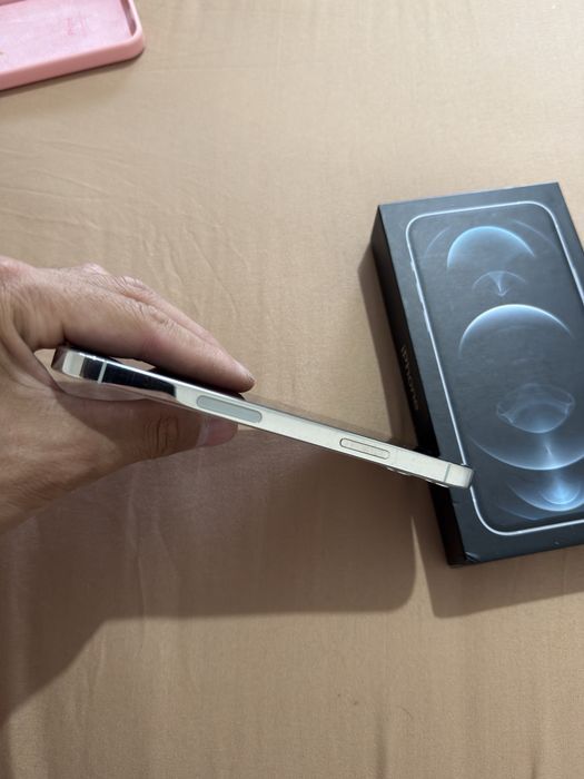 Iphone 12 pro. Айфон 12 про