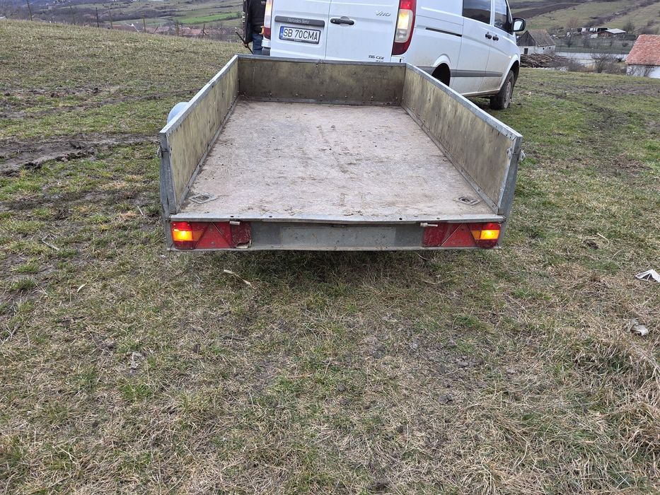Vînd remorcă auto