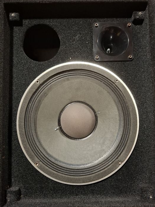 Boxe  Huges & Wetter  300 w