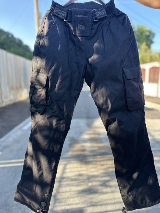 Мото панталони и гащеризони.