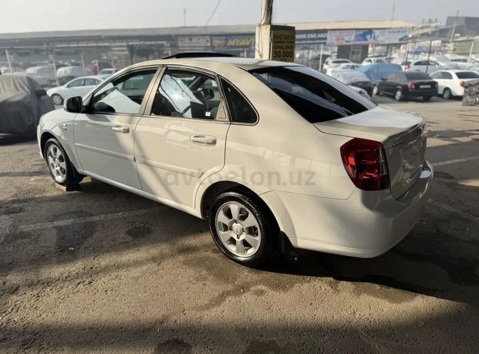 Jentra sotiladi yengi