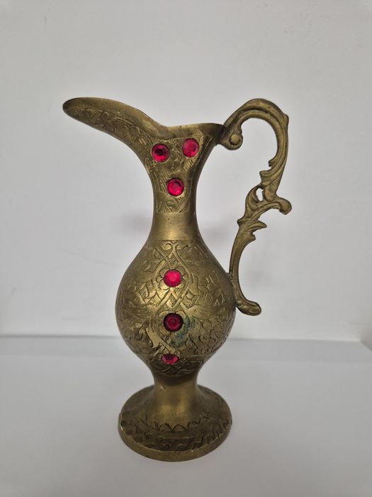 Set vaze / ulcioare decorative din aramă / alamă cu ornamente orientale și florale