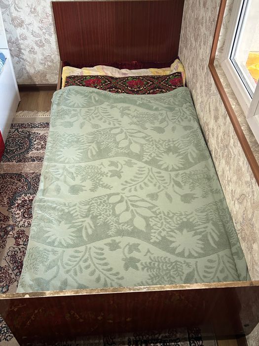 Кровать, Тахтали кровать