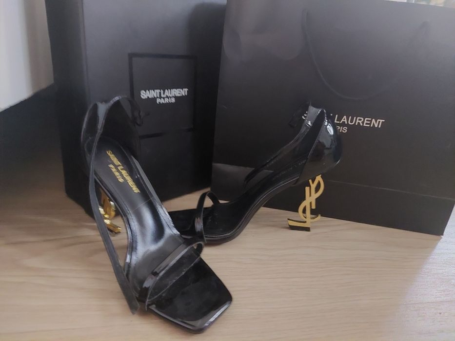 Saint laurent токчета!