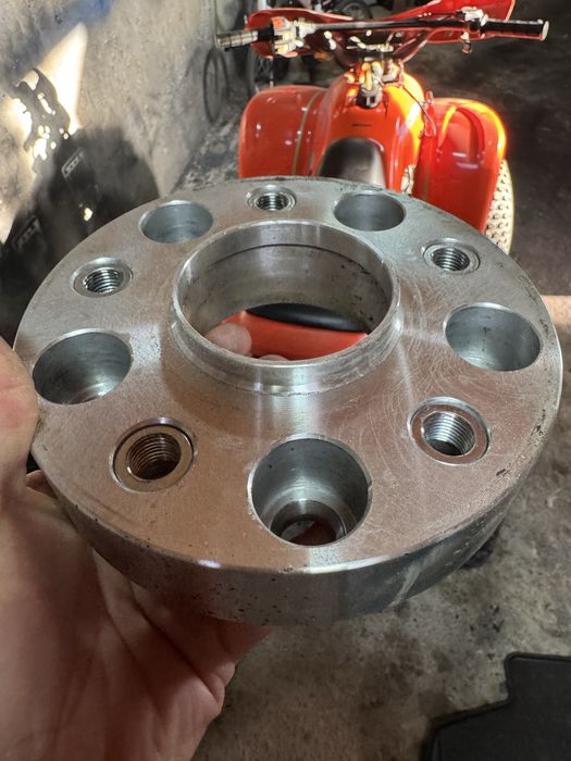 Фланци 5х130 35 мм нови