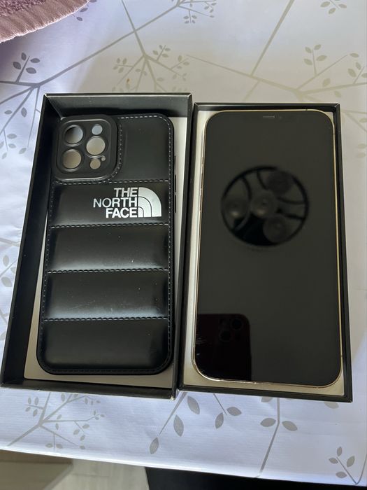 Айфон 12 про макс  срочно отдам за дешево