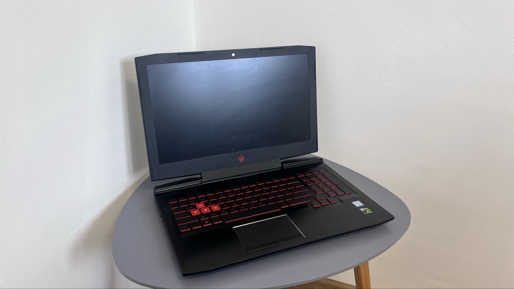 Laptop gaming HP Omen 15 i7 Gen7 / GTX – DEFECT – pentru piese / reparație
