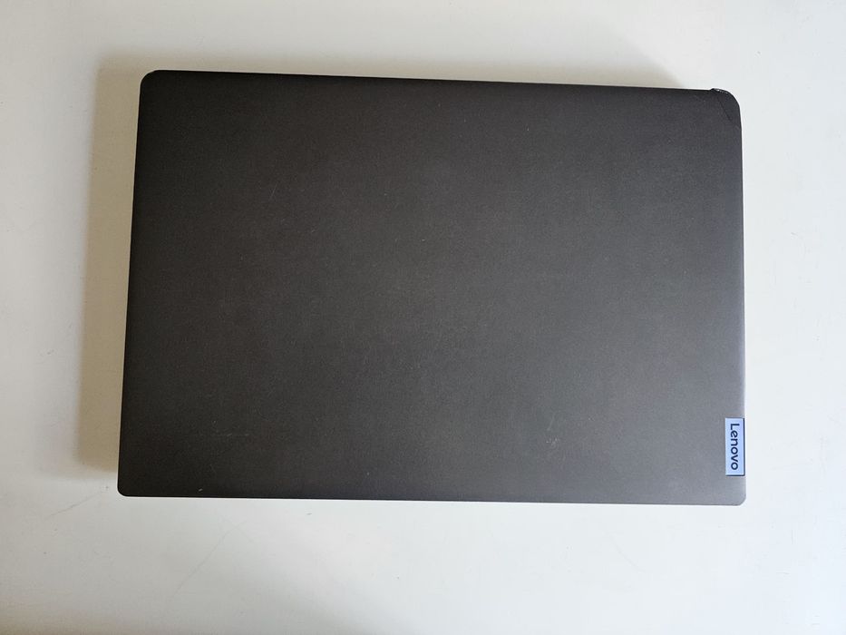 Laptop Lenovo v17 G3 IAP I7
