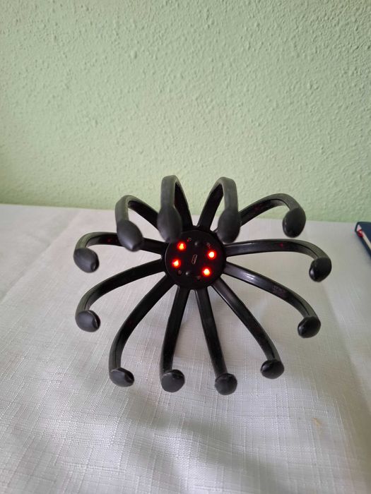 Aparat electric de masaj scalp cu gheare de caracatiță reincarcabil