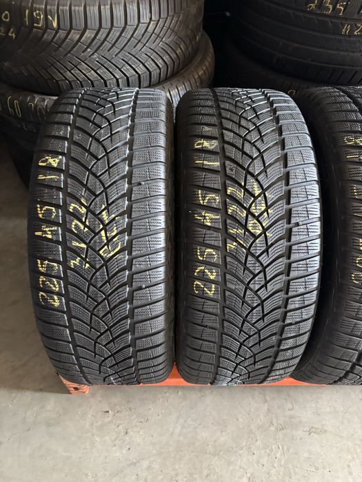 Anvelope Iarna 225/45/18 GoodYear UltraGrip Performance RFT 225 45 18 R18