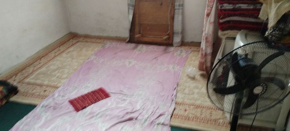 Ustirtte uy satiladi