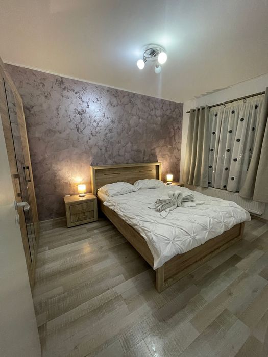 Cazare Regim hotelier/2 camere  decomandat /zona mall